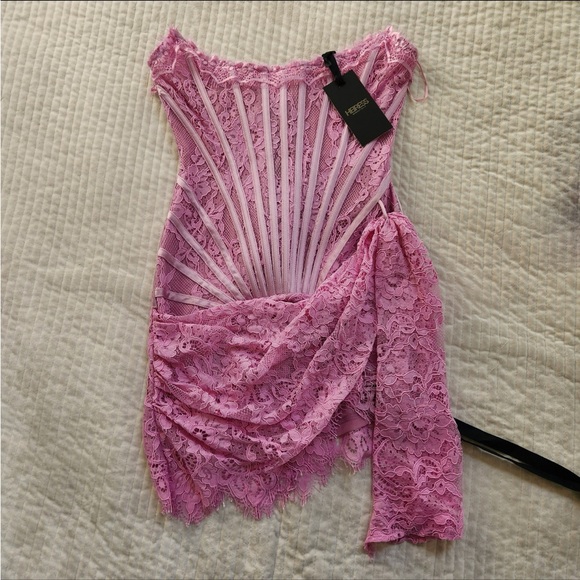 Heiress Beverly Hills Dresses & Skirts - NWT Heiress Beverly Hills lace drape corset mini dress in pink size S